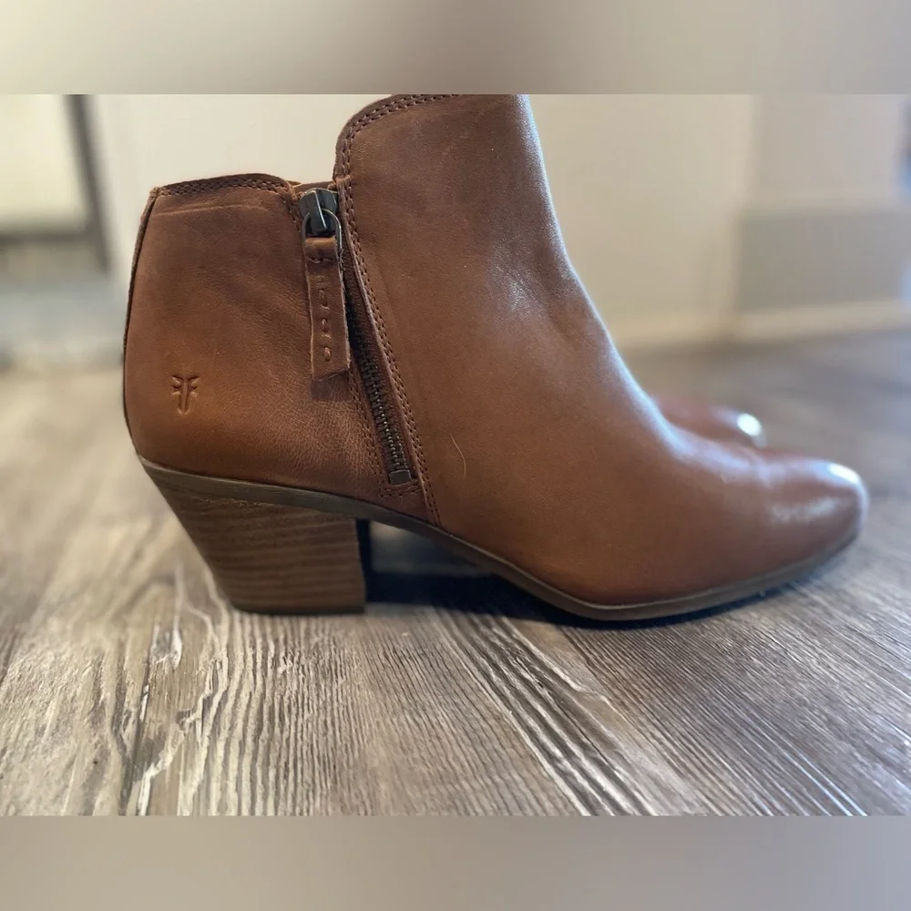Frye Judith Zip Bootie size 9.5 - Picture 3 of 12